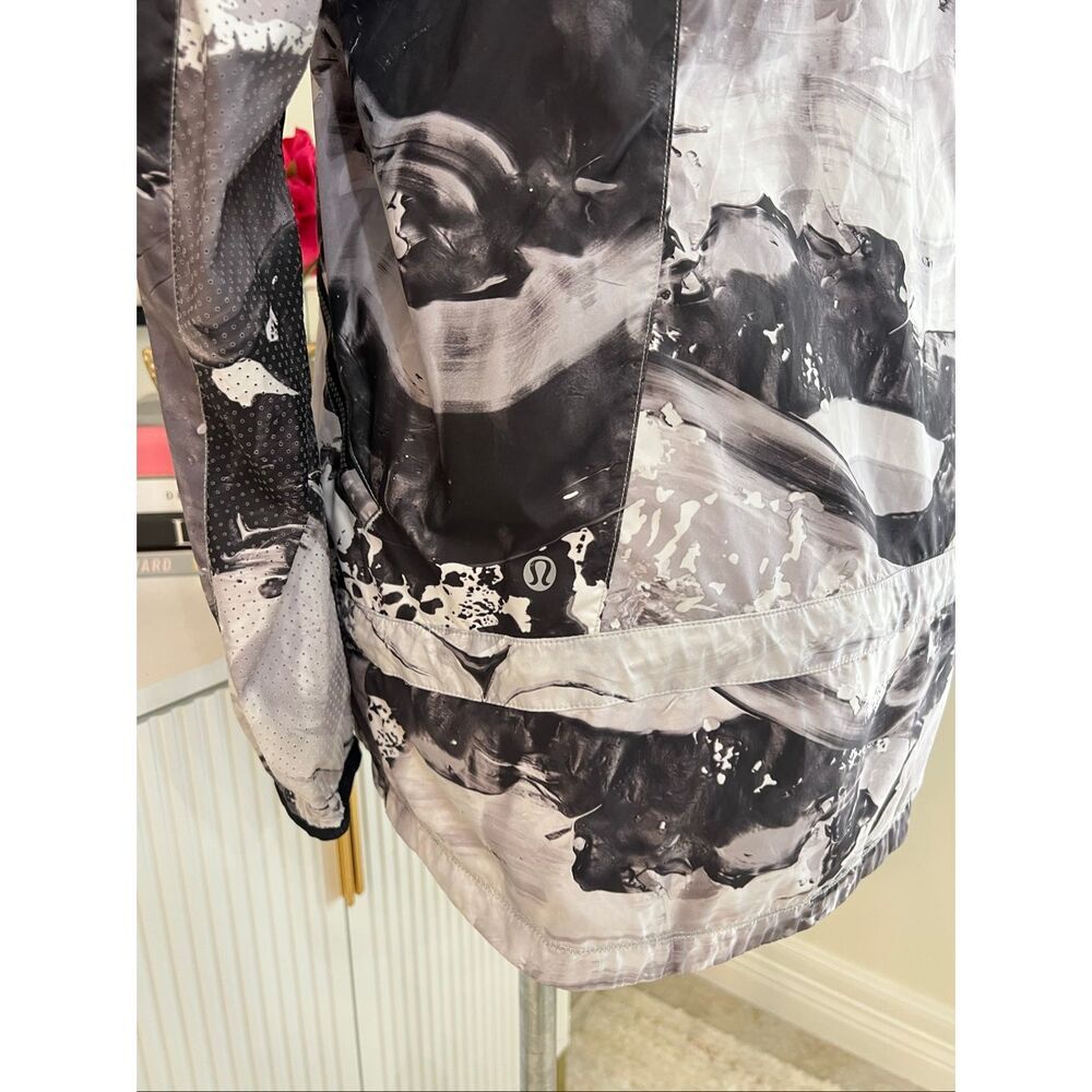 Lululemon Womens Biggie Pigment Wave Miss Misty Jacket II Black and White Size 4 - Picture 5 of 9